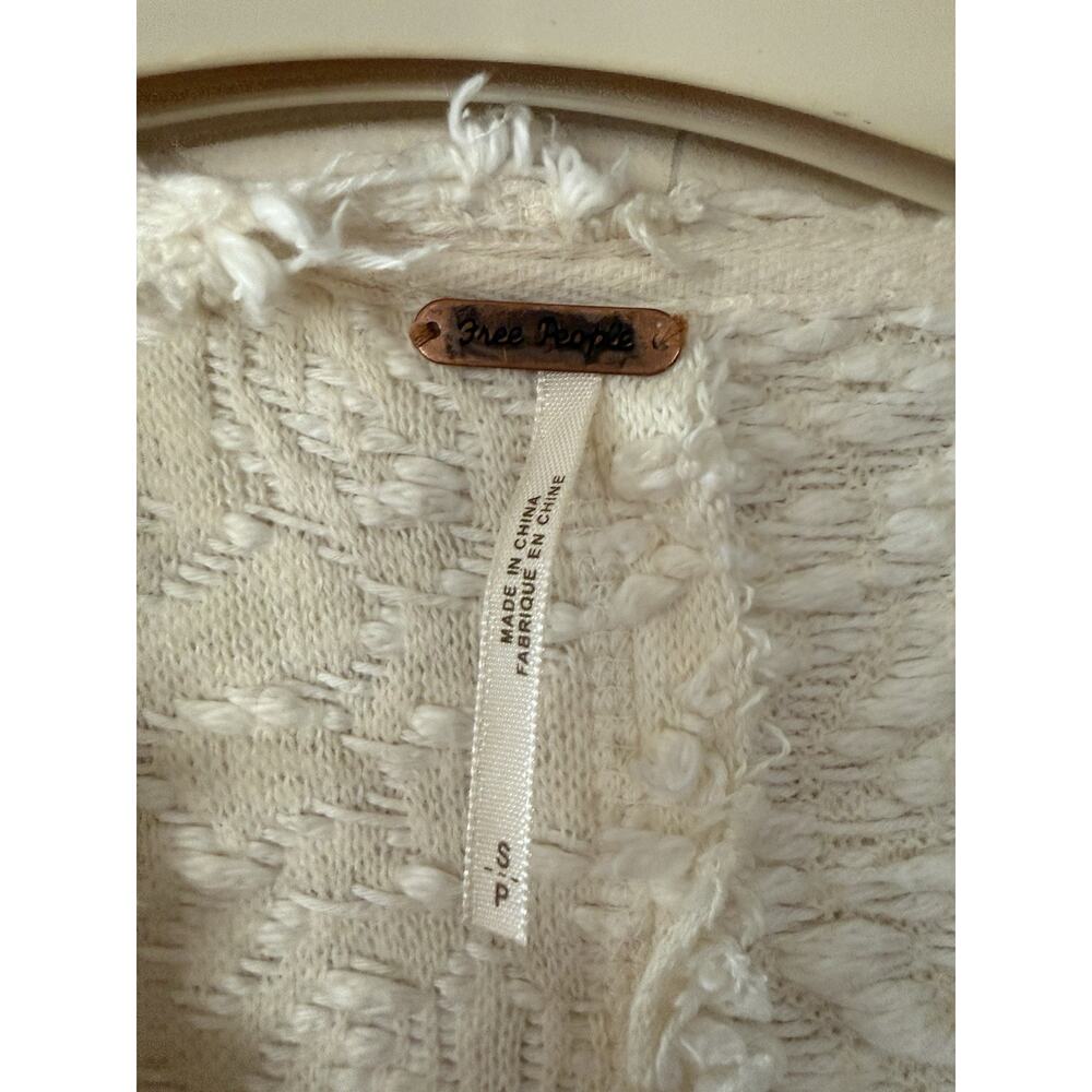 Free People Womens Sz Small Cozy Cream Textured Fringe Zip Up Sweater Jacket EUC - Picture 4 of 10